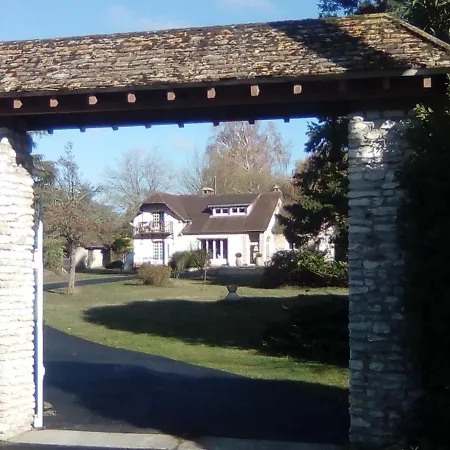 Bed & Breakfast Havre De Paix Au Bords De L'eure - Divers Hebergements