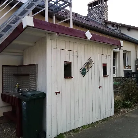 Havre De Paix Au Bord De L'eure-chambres D'hôtes-petit Mansardé-logements Insolites Couette-café *