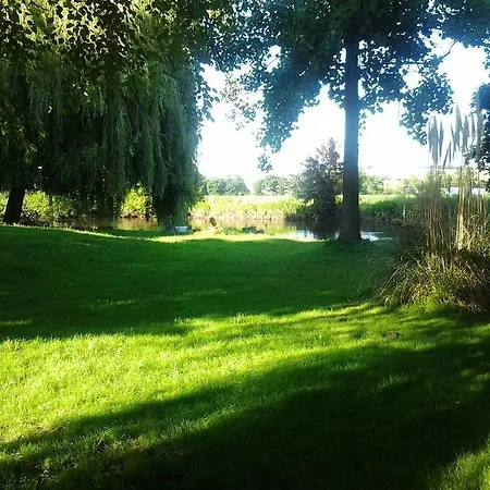 Havre De Paix Au Bords De L'eure - Divers Hébergements