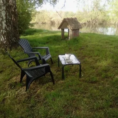 Bed & Breakfast Havre De Paix Au Bords De L'eure - Divers Hebergements-2 Ch Sanitaires Commmun-