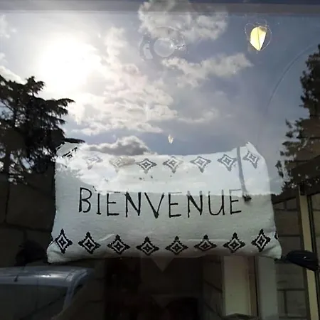 Havre De Paix Au Bords De L'eure - Divers Hebergements-2 Ch Sanitaires Commmun-