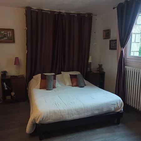 Bed & Breakfast Havre De Paix Au Bords De L'eure - Divers Hebergements-2 Ch Sanitaires Commmun- Garennes-sur-Eure