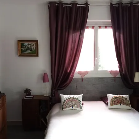 Bed & Breakfast Havre De Paix Au Bords De L'eure - Divers Hebergements-2 Ch Sanitaires Commmun-