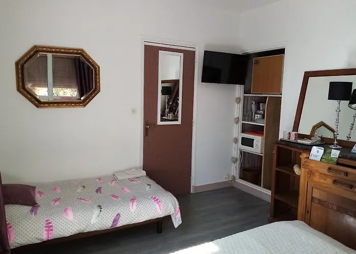 Bed & Breakfast Havre De Paix Au Bords De L'eure - Divers Hebergements