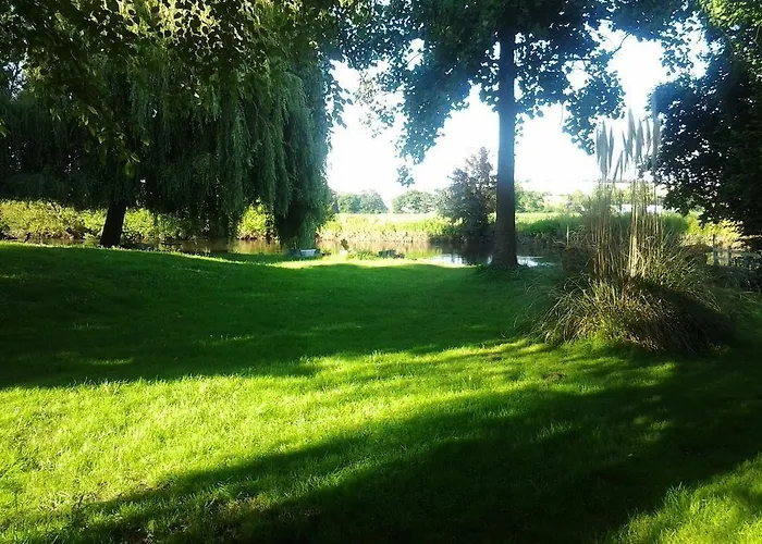 Havre De Paix Au Bords De L'eure - Divers Hebergements
